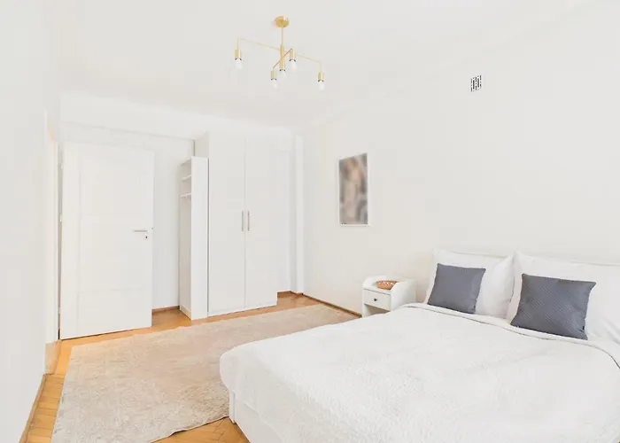 Solidarnosci 119 By Solarento Warszawa